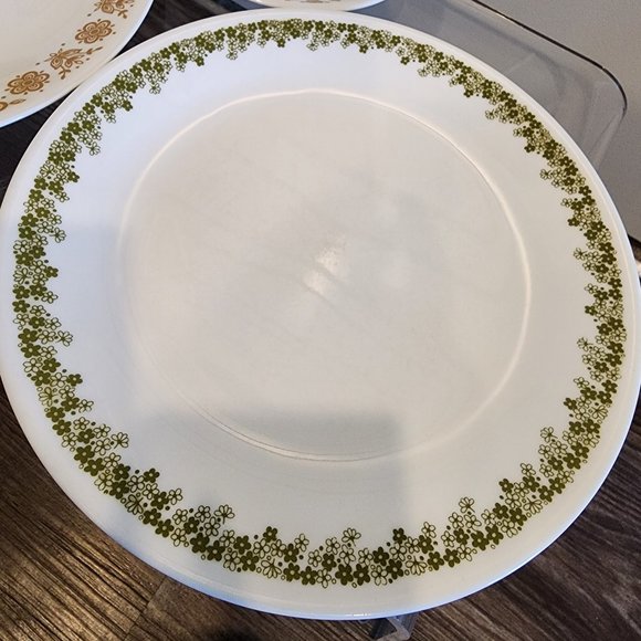 Vintage Corelle Large Plates 'Spring Blossom' + 'Butterfly Gold' and Cup/Saucer - Picture 3 of 5